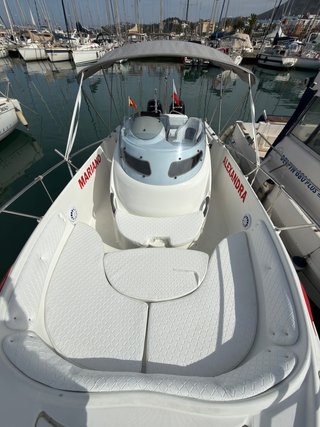 Beneteau Flyer 750 Open con 2 fuerabordas Suzuki