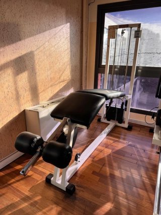 Panca femorale Technogym
