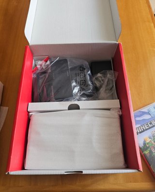 Nintendo Switch OLED - Come nuova + Minecraft