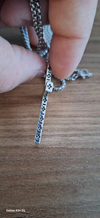 Collana con pendente a croce Outlaws