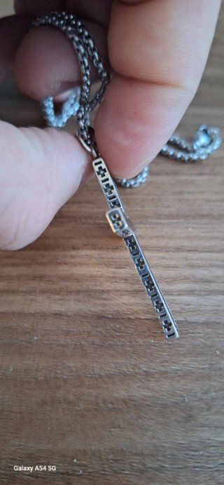 Collana con pendente a croce Outlaws