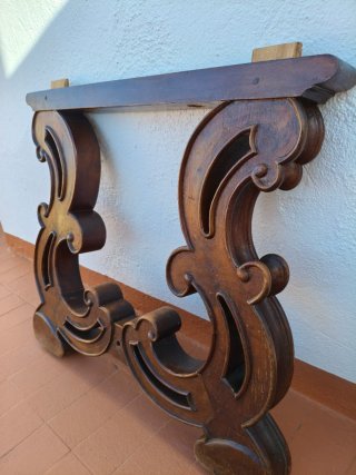 Mesa y 6 sillas y 1 espejo