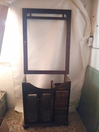 Mueble de lavabo con marco de espejo