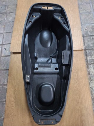 Cofre Kymco Superdink 125/300 del 09-14
