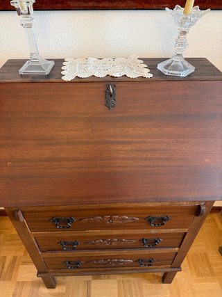 Mueble secreter de castaño