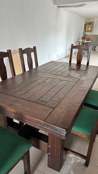 Mesa de madera maciza + 6 sillas