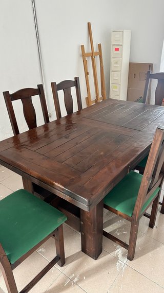 Mesa de madera maciza + 6 sillas