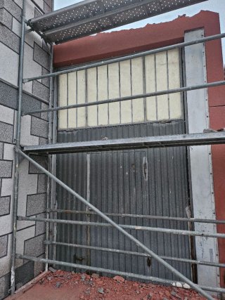 Puerta Acero Inoxidable Elevada