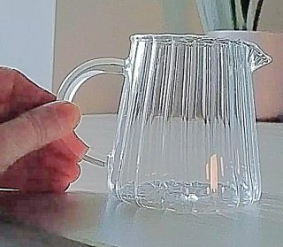 Mini vaso de vidrio acanalado para batidos