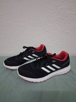 Zapatillas Adidas, Talla 45, Perfecto Estado