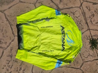 Conjunto Ciclismo Astana Pro Team Amarillo