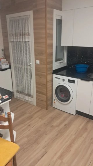 Tarima de madera estilo espiga