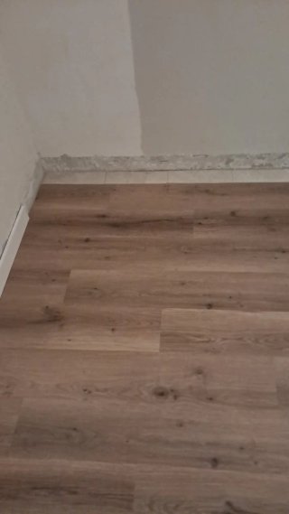 Tarima de madera estilo espiga