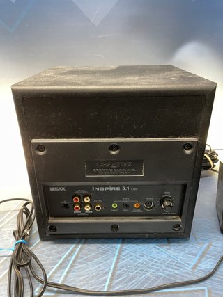 Creative equipo de sonido subwoofer + satelites, modelo inspire