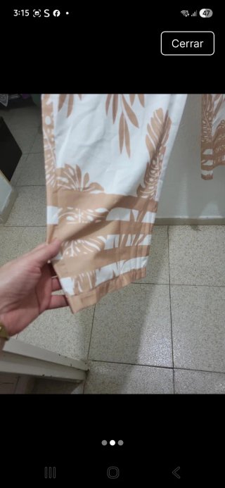 Pantalón ancho estampado hojas