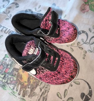 Sapatos Nike Rosa e Preto Menina