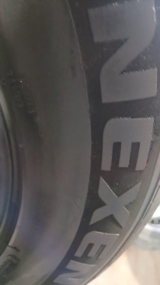 NEUMATICO 235/65R17