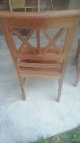 Sillas de madera sin cojines