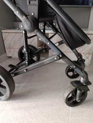 Cochecito de bebé negro