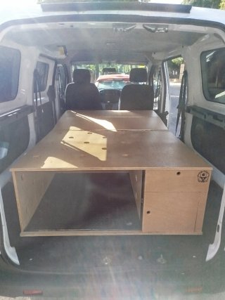 Mueble Camper Nissan NV200 con Colchón