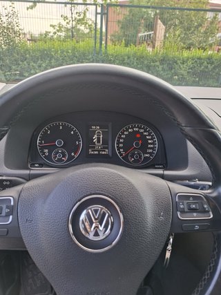 Volkswagen Touran 2011