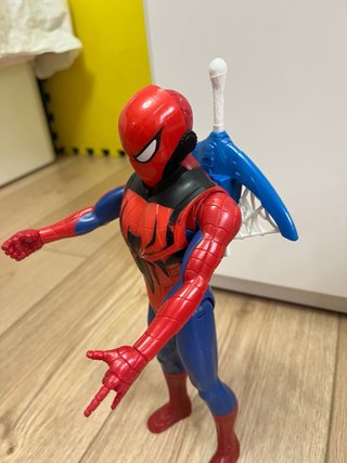 Spider-Man - Spiderman Figura Titan Con Accesorios
