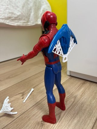 Spider-Man - Spiderman Figura Titan Con Accesorios