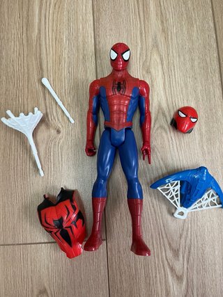 Spider-Man - Spiderman Figura Titan Con Accesorios