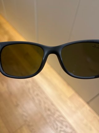 Gafas de sol Ray-Ban niño negras y rojas