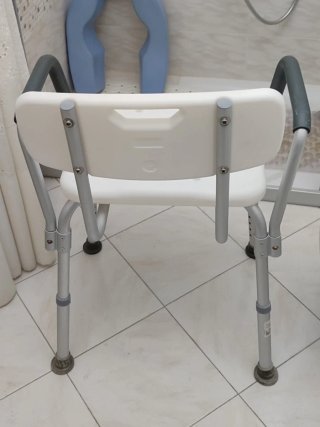 Sedia da bagno con schienale e braccioli