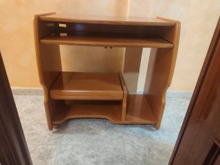 Mesa de escritorio de madera
