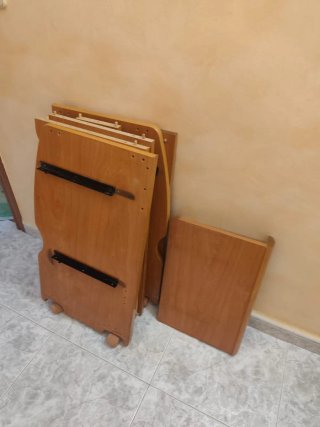Mesa de escritorio de madera