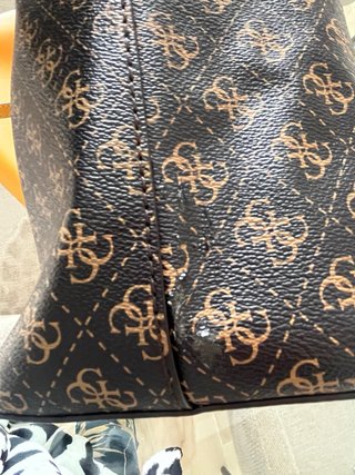 Bolso Guess Marrón y Amarillo