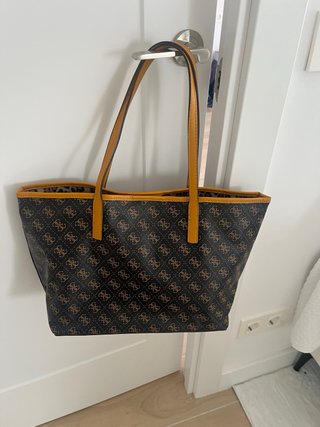 Bolso Guess Marrón y Amarillo