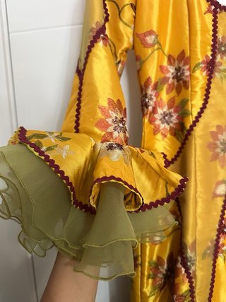 Vestido Flamenca Bordado Flores y volantes de tul