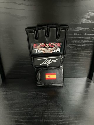 Guante Ilia Topuria Firmado y Autentificado Becket