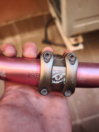 Manillar FUNN Flat Out 31.8 + Potencia