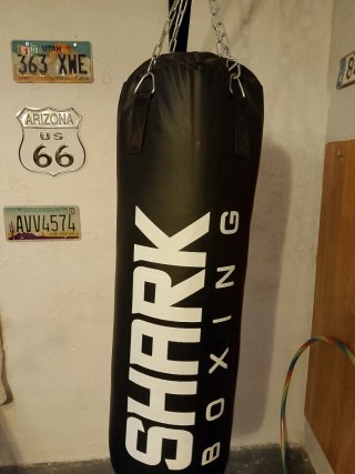 Saco de boxeo Shark y soporte