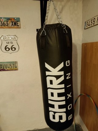 Saco de boxeo Shark y soporte