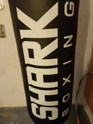 Saco de boxeo Shark y soporte