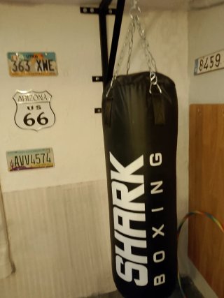Saco de boxeo Shark y soporte