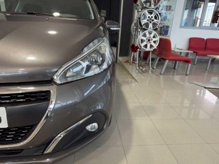 Peugeot 208 1.2L PureTech 82cv Signature