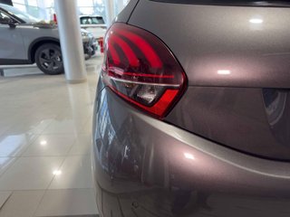 Peugeot 208 1.2L PureTech 82cv Signature