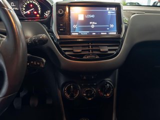 Peugeot 208 1.2L PureTech 82cv Signature