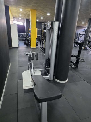 EQUIPAMIENTO DE GIMNASIOS