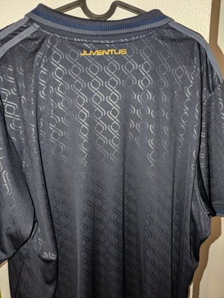 Camiseta Adidas Juventus Negra y Dorada XXL