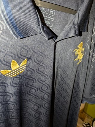 Camiseta Adidas Juventus Negra y Dorada XXL