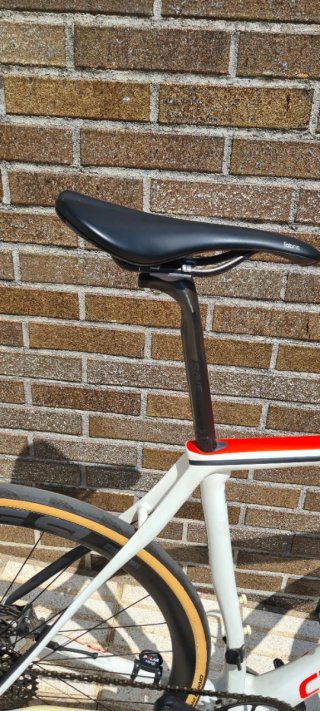 Bicicleta de carretera Cannondale Synapse.