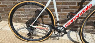 Bicicleta de carretera Cannondale Synapse.