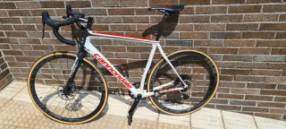 Bicicleta de carretera Cannondale Synapse.